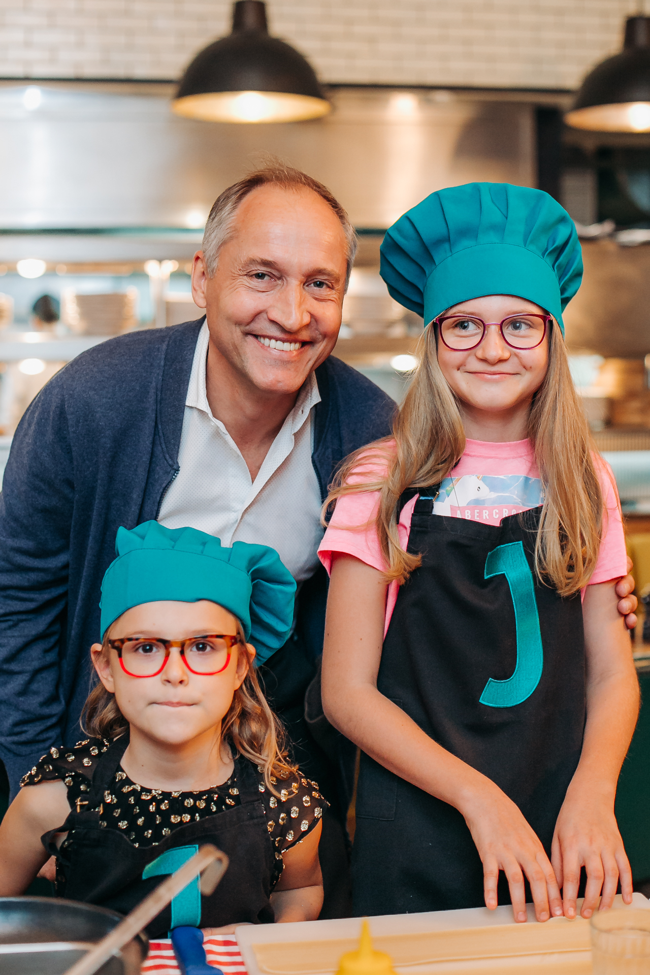Готовим пасту на детском кулинарном мастер-классе ресторане Jamie’s Italian